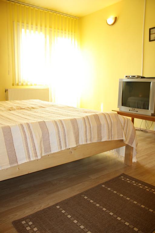 Casa Fortyogo Tîrgu Secuiesc Стая снимка
