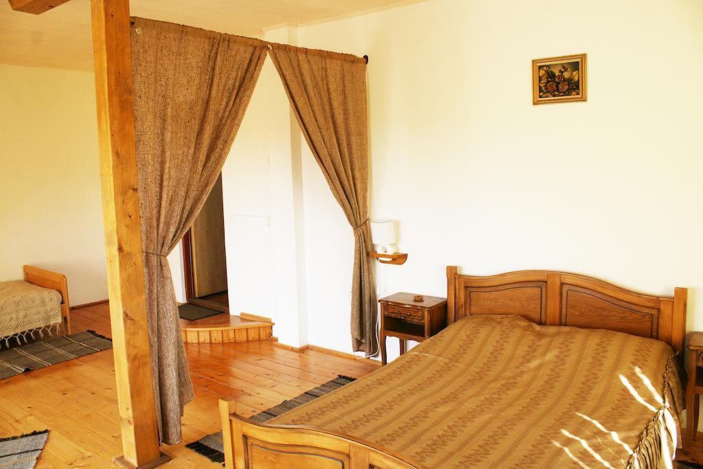Casa Fortyogo Tîrgu Secuiesc Стая снимка
